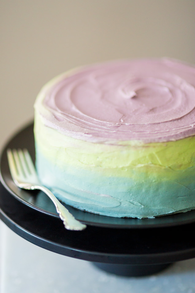 Pastel frosted cake